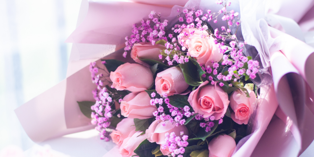 photo of bouquet of pink roses