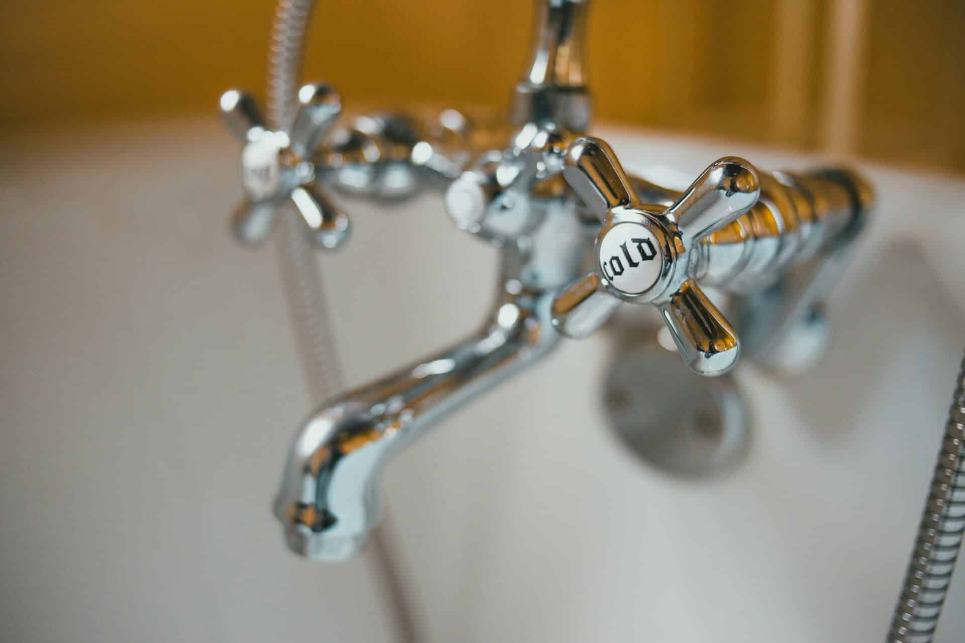 Bathroom mixer tap